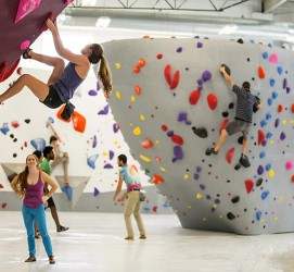 攀巖墻設(shè)施43