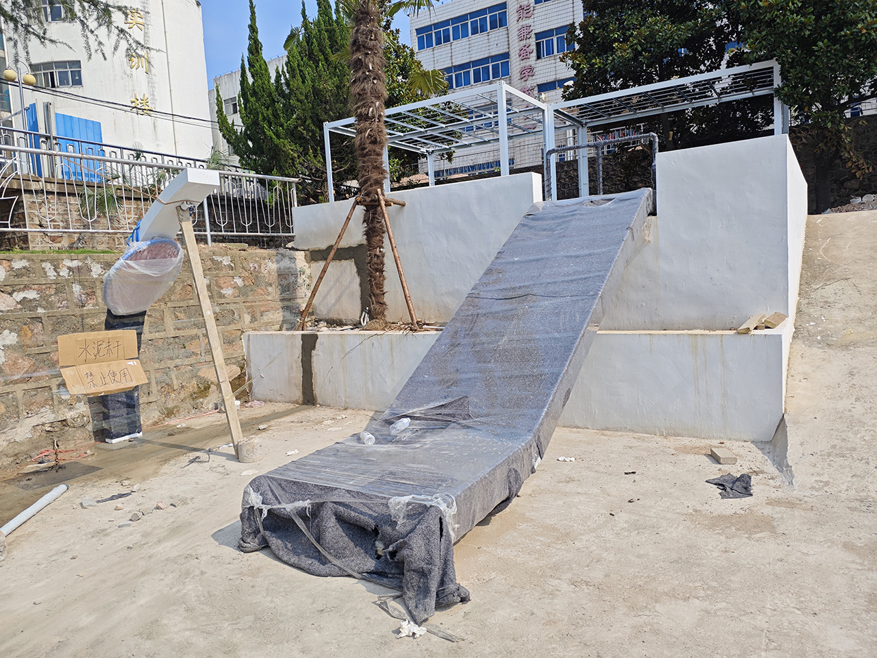 不銹鋼滑梯設(shè)備 不銹鋼滑梯設(shè)備